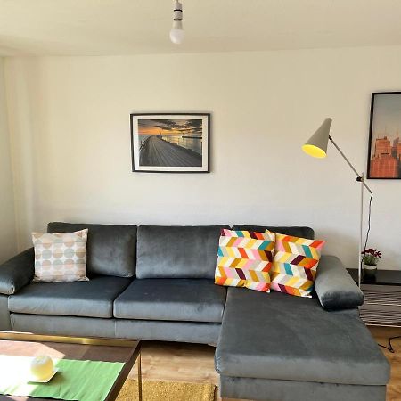 Morden 2 Bedroom Apartment Tower Bridge London Bagian luar foto